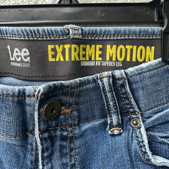 Lee Extreme Motion Straight Fit Tapered Leg women’s jeans 32x32 - Picture 3 of 6